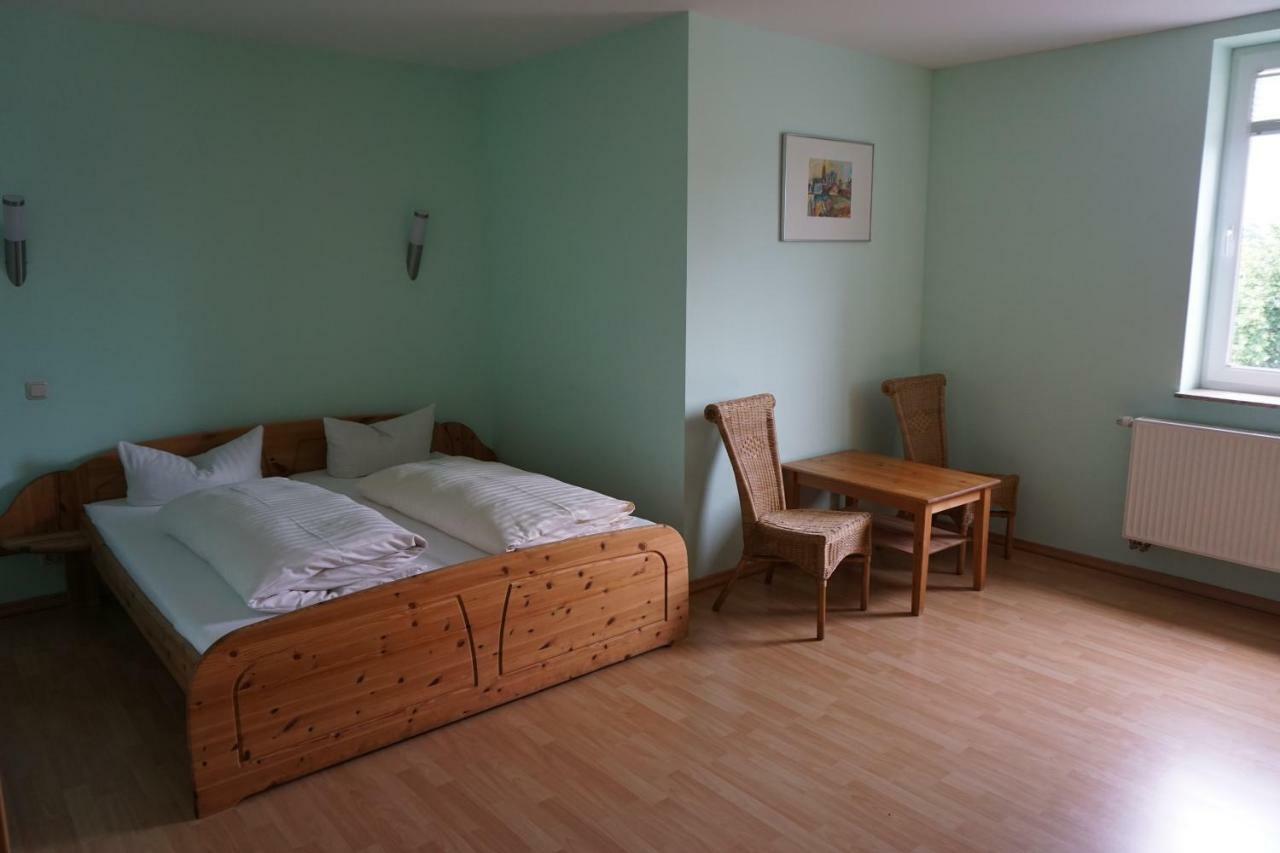 Hotel Am Bahnhof Waren  Zewnętrze zdjęcie