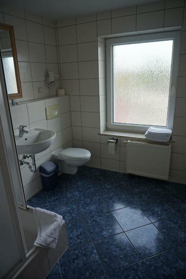 Hotel Am Bahnhof Waren  Zewnętrze zdjęcie
